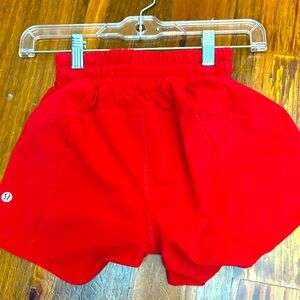 LULULEMON track that shorts size medium prefect 0 perfect condition